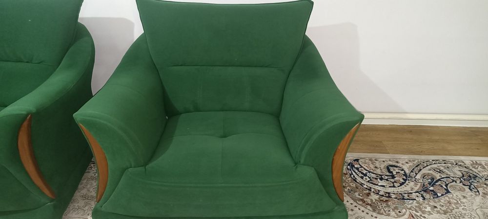 Продам диван честер, и диван с креслами
