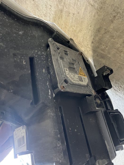 Фарове бмв х5 е70 bmw x5 e70 фар ксенон