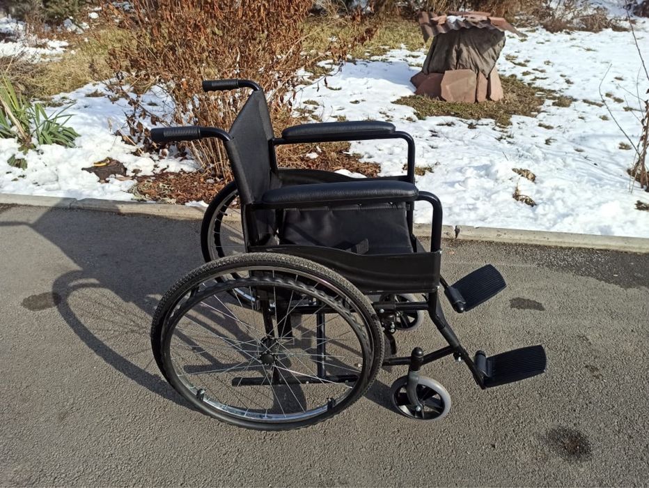 Инвалидная коляска в отличном состоянии