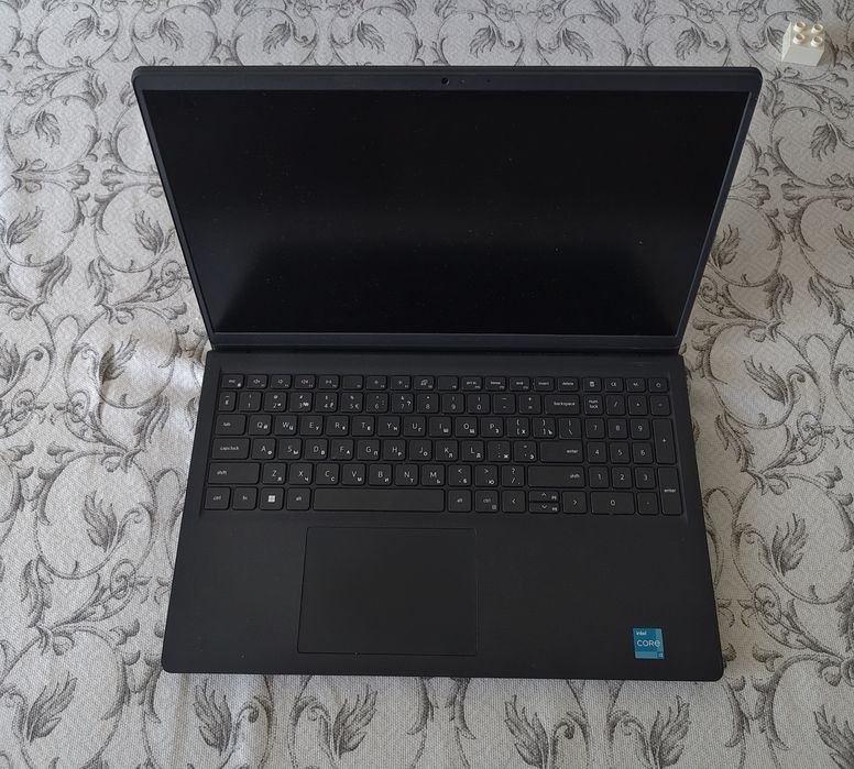 Ноутбук Dell Vostro 3520