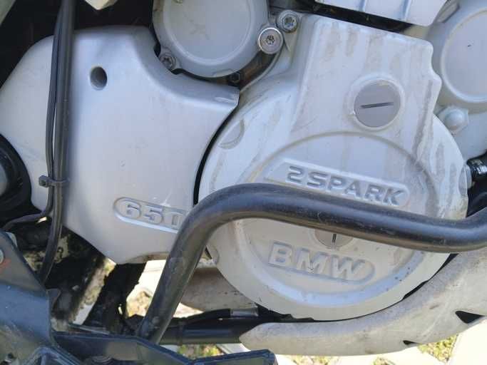 Moto BMW F650 GS Dakar , 2 spark , 19.000 Km , plus echipament complet la pachet - totul sau nimic.
