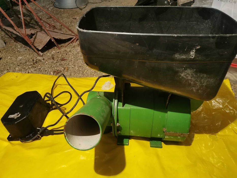 Moară electrica cereale și leguminoase