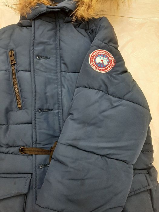 Продам детские куртку пуховик Canada coose