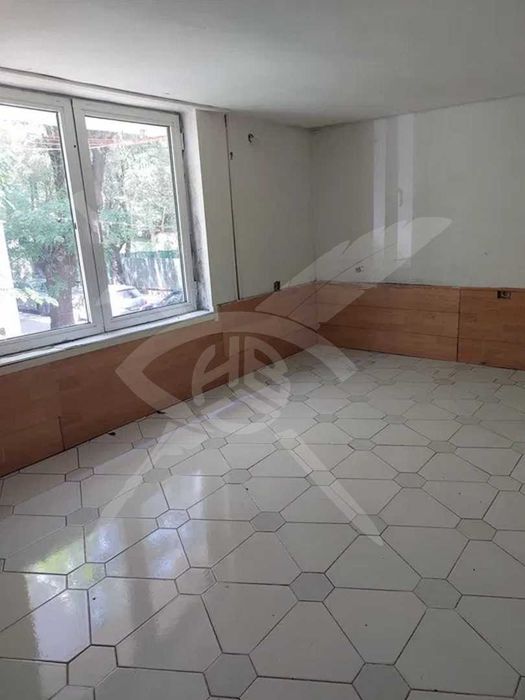 ЕКСКЛУЗИВНО ! Двустаен апартамент в жк Банишора № 85057