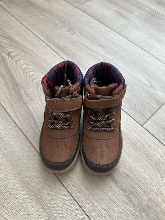 Продам демисезонные ботинки Carter’s