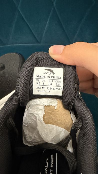 Продам новые кроссовки Anta
