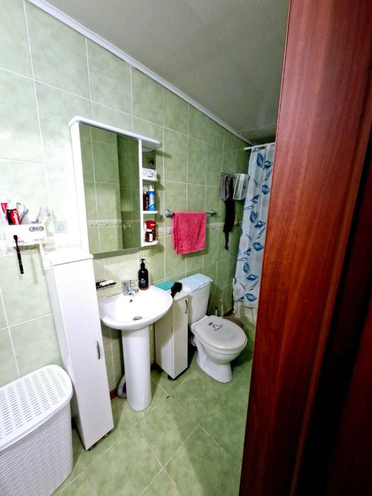 Продажа половины дома за кафе Аят