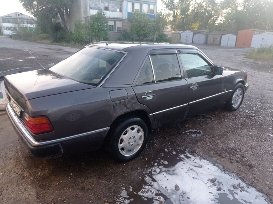 Продам Мерседес W124