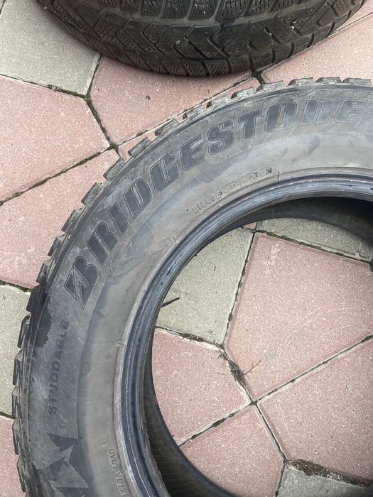 Зимниe Шины “BRIDGESTONE “  235/65/R17