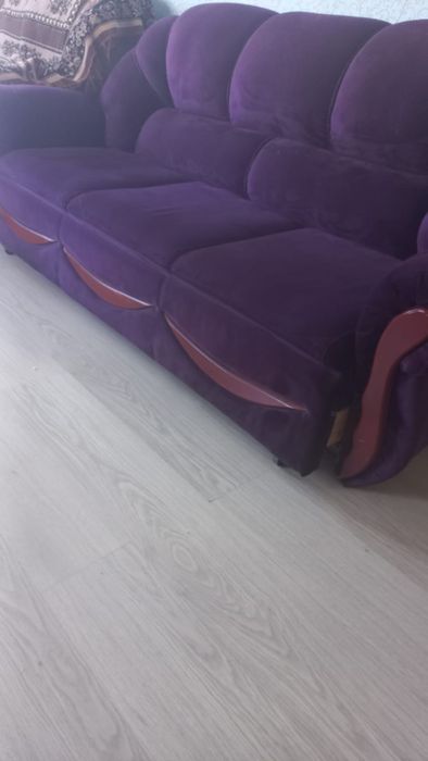 Продаю диван с креслом