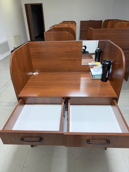 Столы для отдела продаж