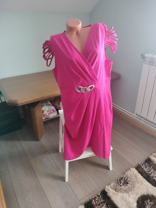 Vând Rochiță Dama