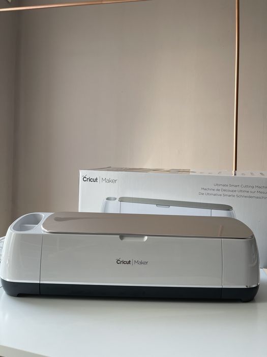 Cricut Maker режещ плотер в златисто