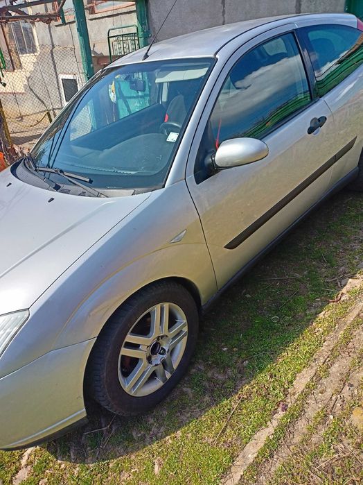 Форд фокус  1,6 бензин