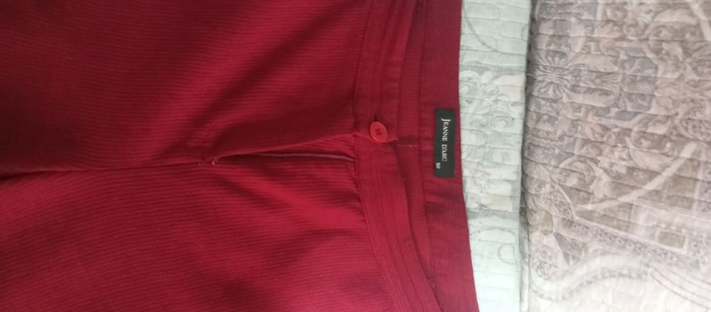 Продаю демисезонный костюм