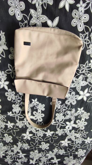 Две дамски чанти