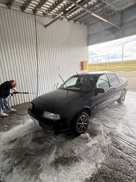 Автомобиль Opel Vectra A 1.6