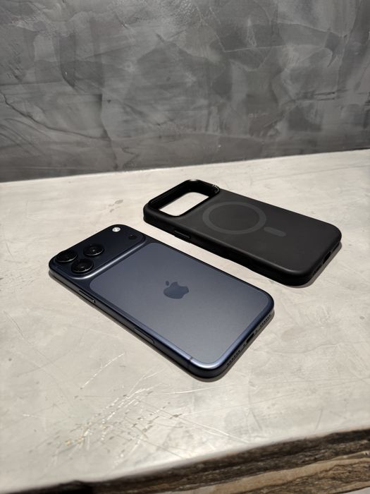 КАТО ЧИСТО НОВ Iphone 17 Pro Max 256 GB Blue