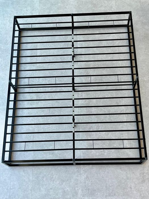 Метално легло за матрак с размери 160/200