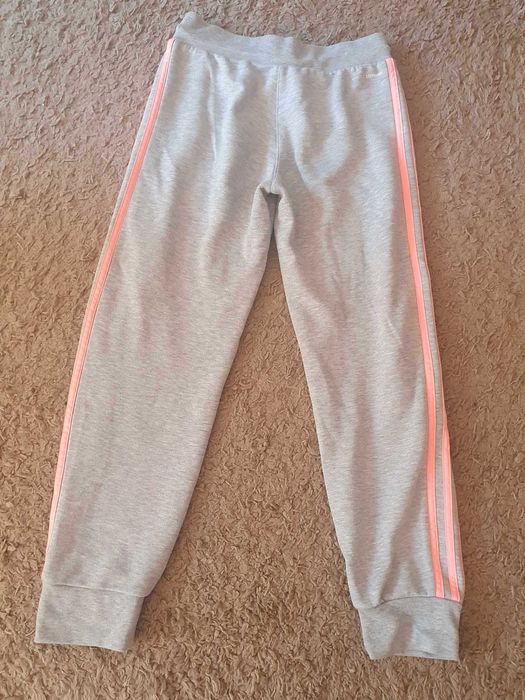 Оригинално долнище Adidas р. 152