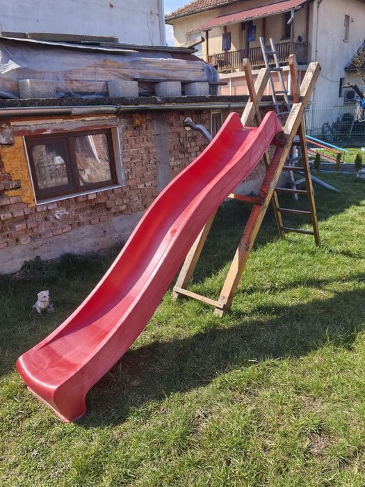 Детска пързалка голяма