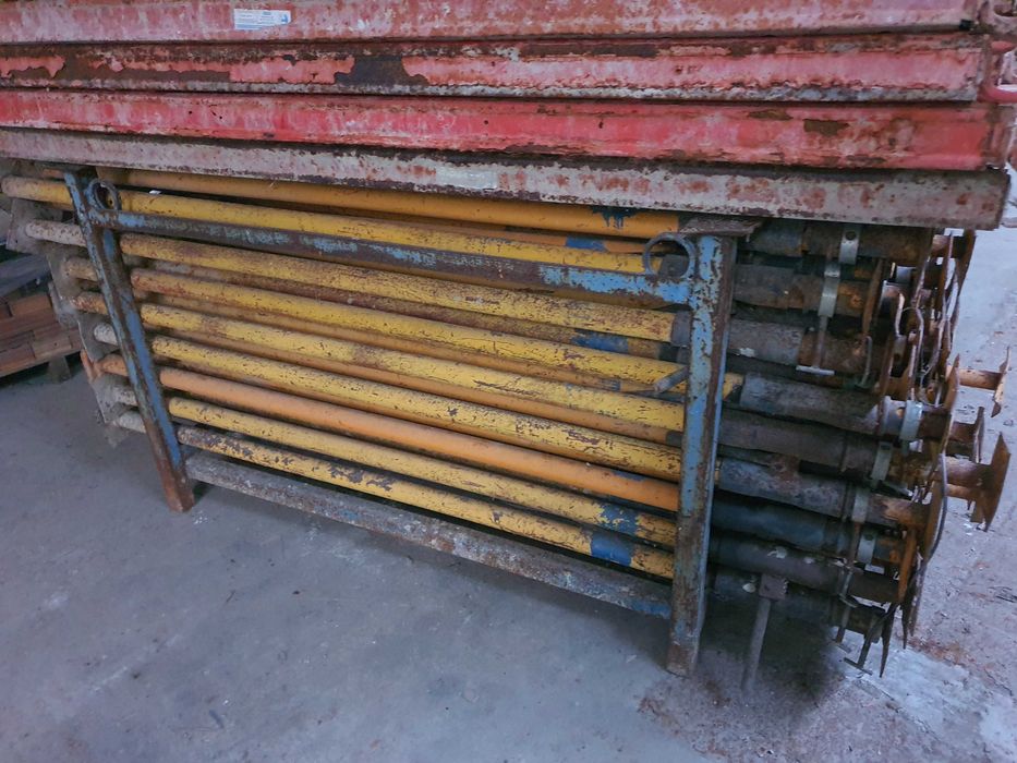 Se închiriază Panouri cofraje,grinzi , popi metalici!