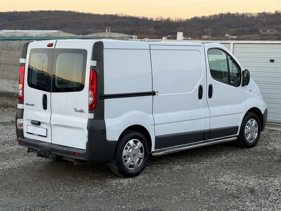 Renault Trafic 2014  - 2.0 DCI - 6+1 Trepte A/C  - 3  Locuri + Marfa -