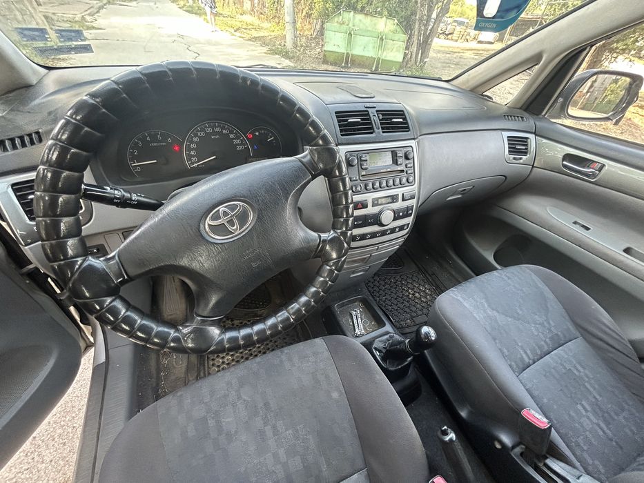 Aвенсис версо 2,0д 116кс на части/avensis verso 2,0d4d 116 na chasti