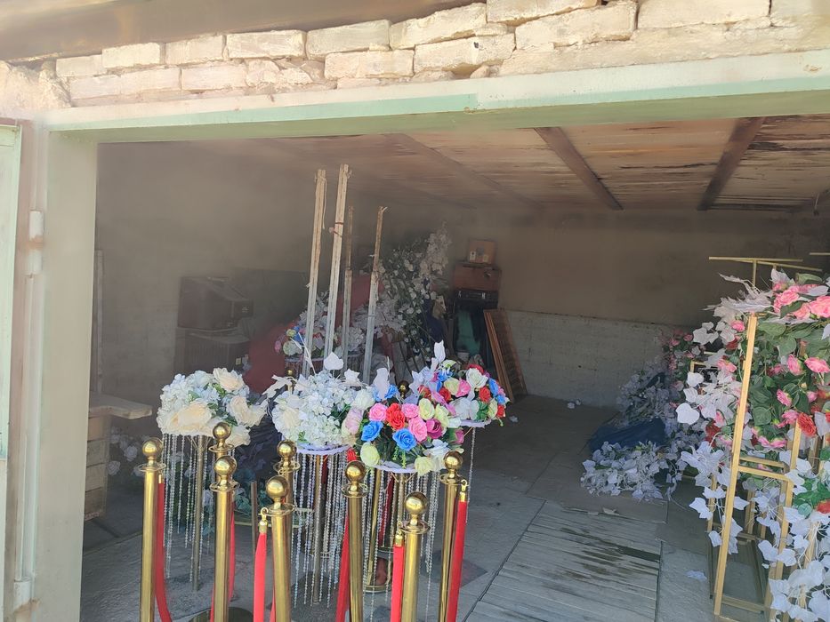 гараж сотилади автобазани олдида