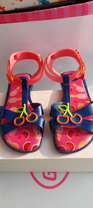 Детски пантофи, сандали размер 27-28-30