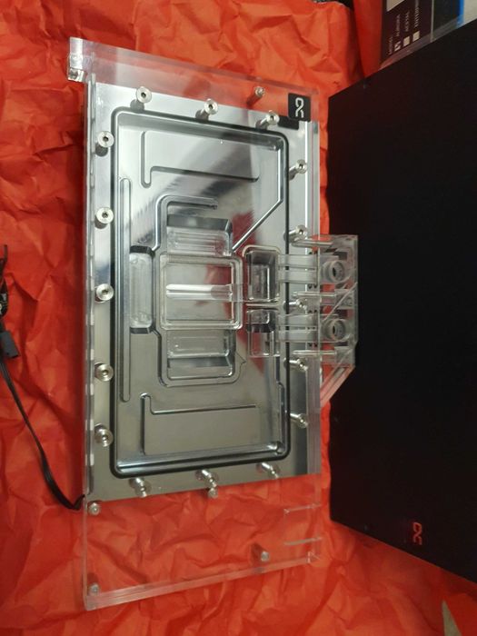 Воден блок Alphacool RTX 4090 Suprim за видеокарта Msi и със задна паланка.