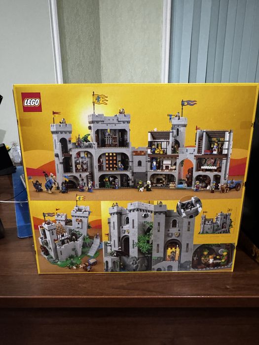 Lego Lion Castle 10305