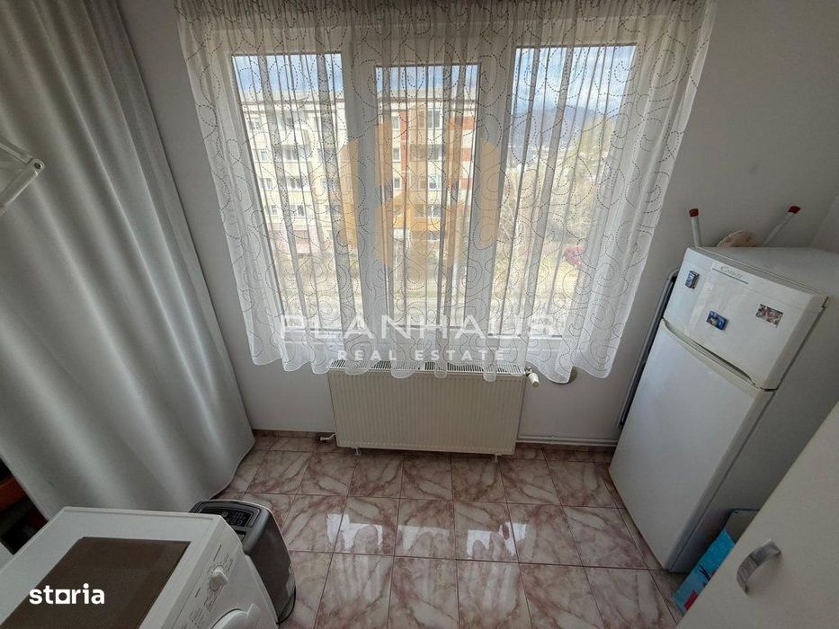 Apartament , 2 camere decomandat ,etaj 3 Regele Ferdinand zona Mihai E