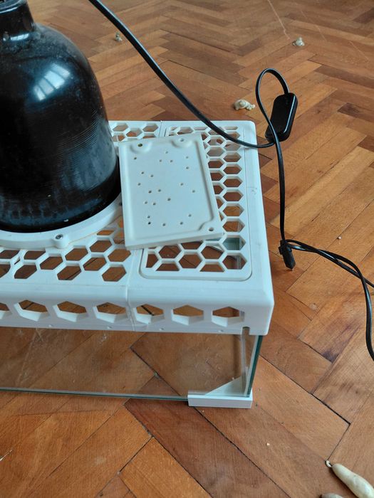 Продавам аквариум/терариум