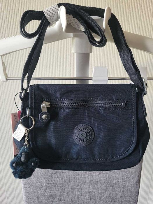 Сумка Kipling новая синяя с брелком