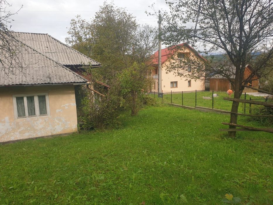 Vand teren si casa veche in viseu de jos