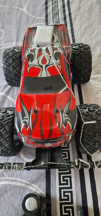 Количка с дистанционно WildMax