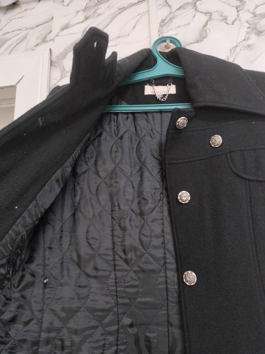 Продам пальто для девушки