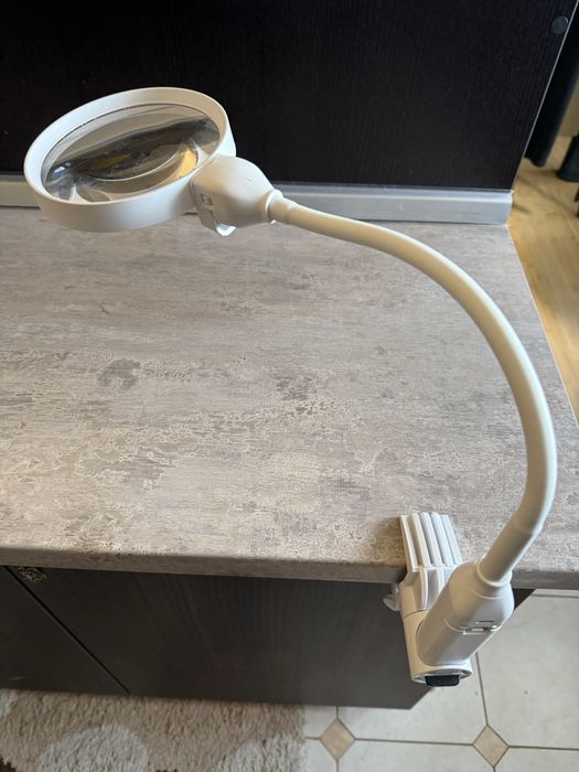 Lupa de birou cu led