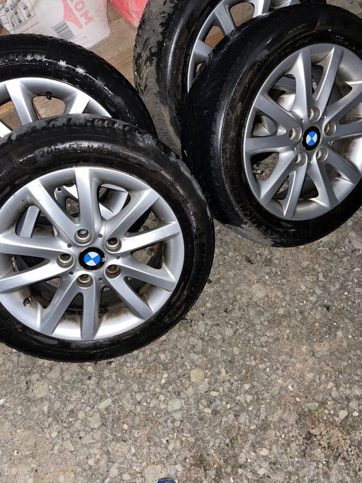 Vând jante cu cauciucuri de iarna