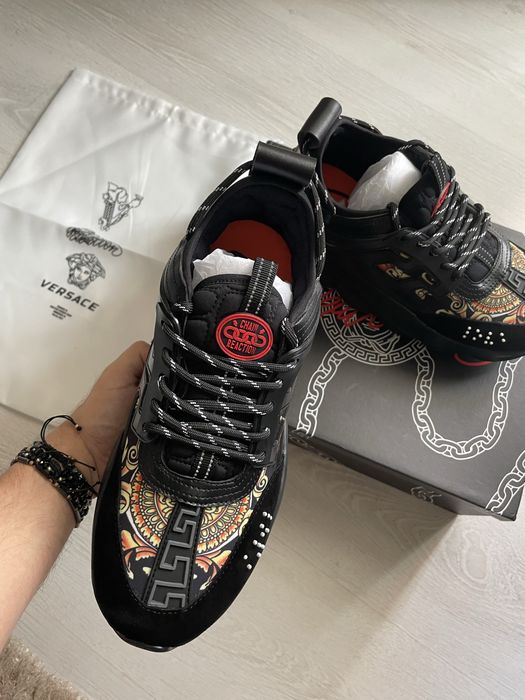 Versace chain reaction 42
