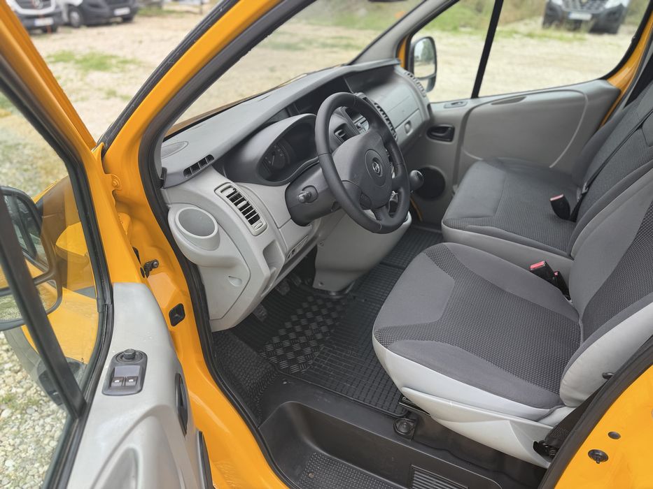 Opel Vivaro 2016 - 2.0Diesel -9 locuri