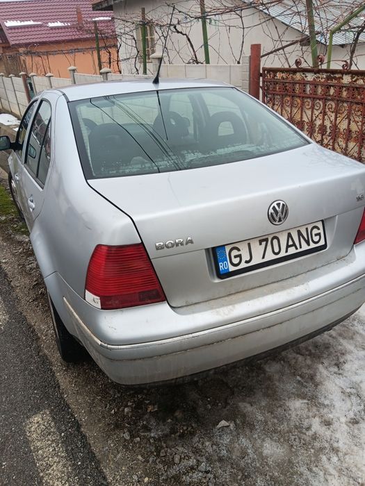 Volkswagen Bora 1.6 benzina.