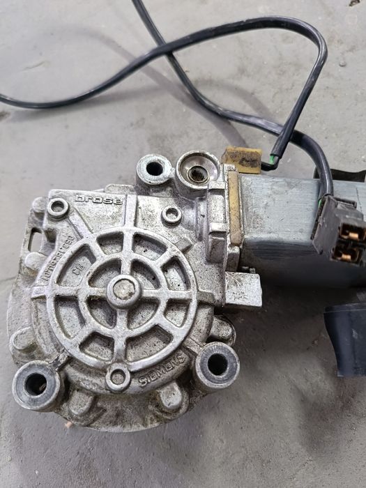 Моторчик стеклоподъёмника ауди