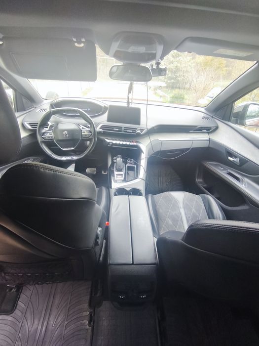 Vând Peugeot 3008 GT