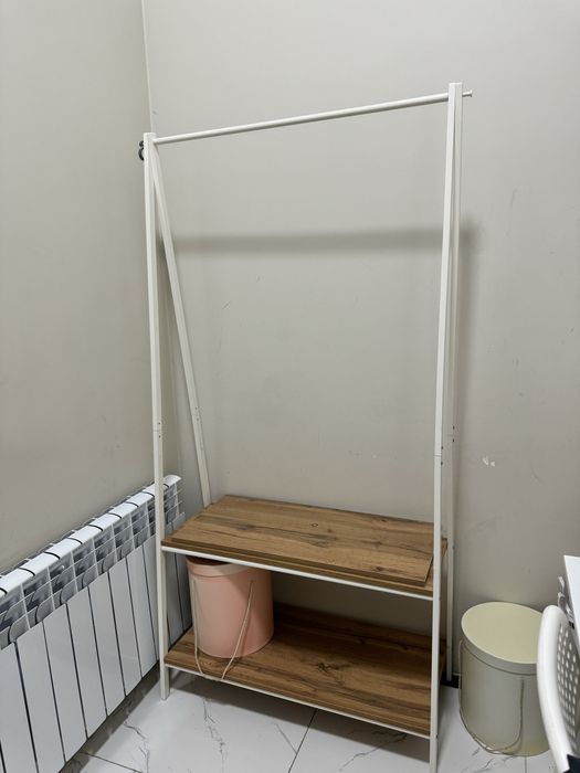 Напольная вешалка