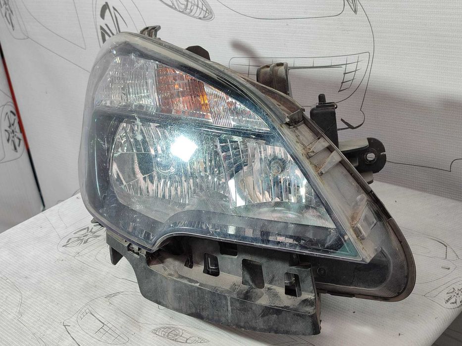 Far dreaptă UK Opel Mokka 2016 1.6 Diesel 100kW Halogen Cod OEM: 42435928 (4G2)