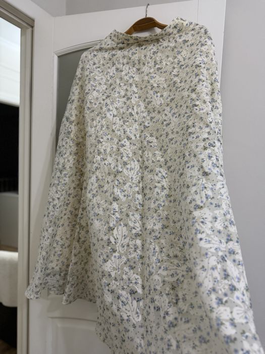 Продам очень красивый костюм