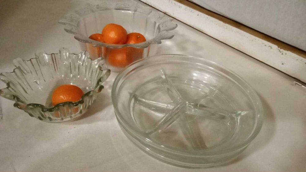 стъклени и порцеланови купи и чинии за ордьоври от соца