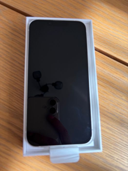 Смартфон Apple iPhone 13, 128GB, 4GB RAM, 5G, Starlight